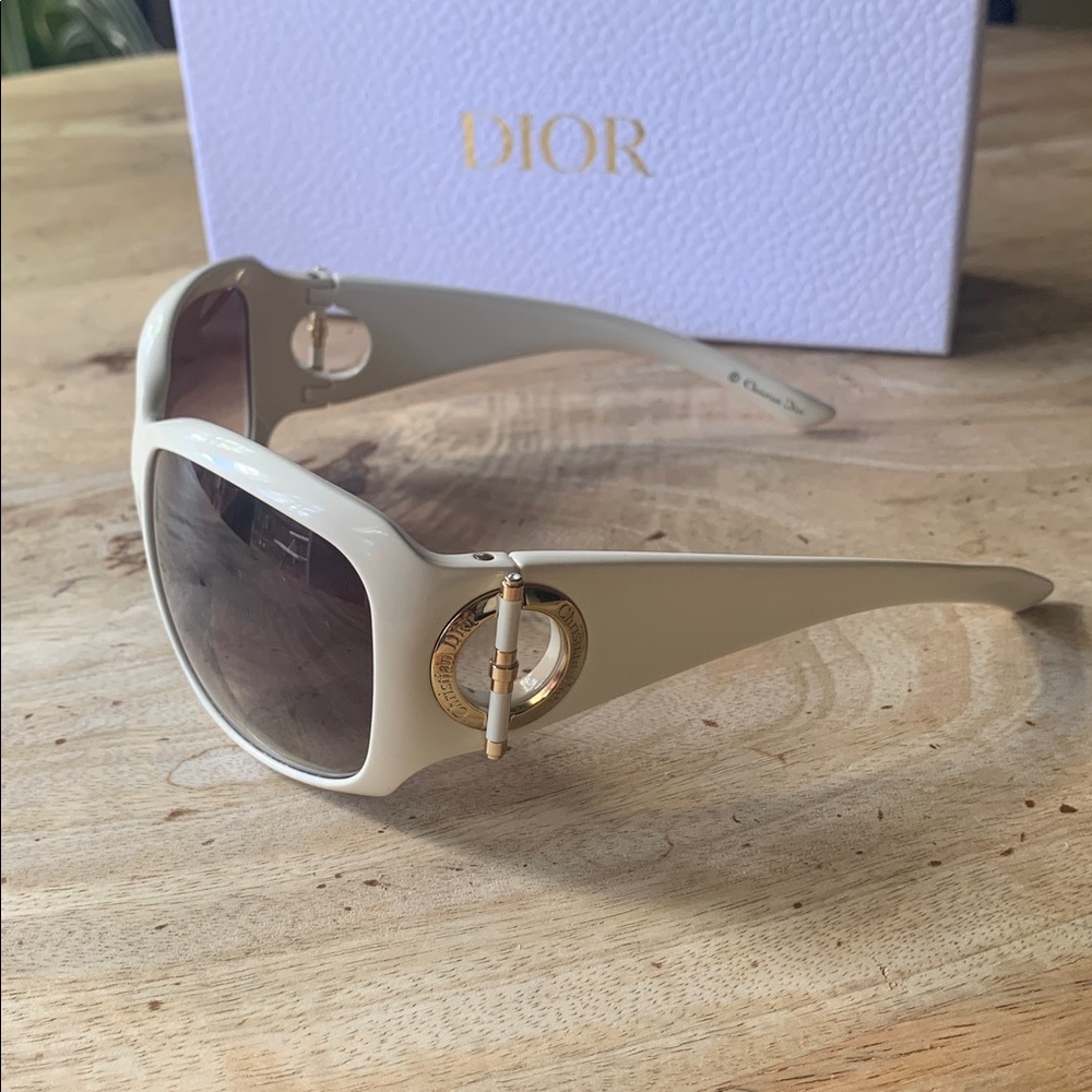 DIOR Cream Sunglasses with Gold Accent - Picture 4 of 13